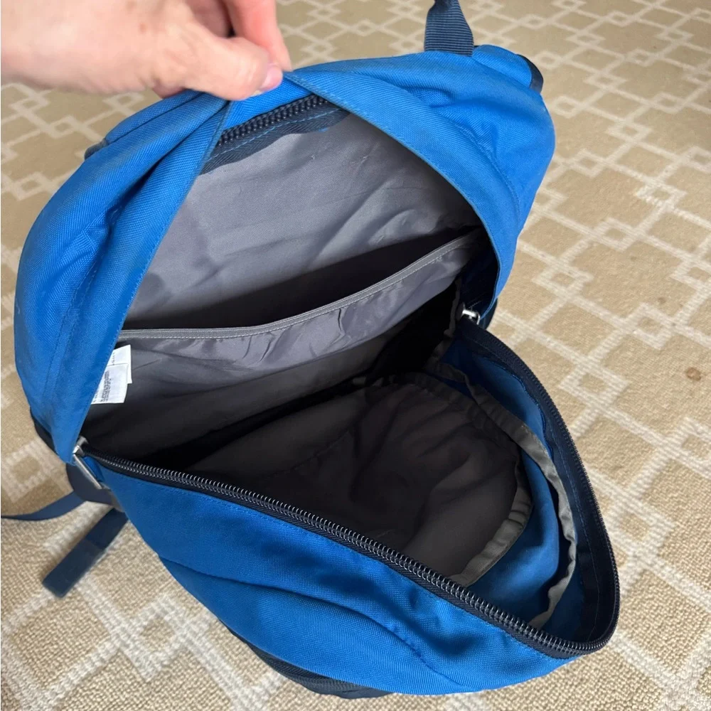 The North Face Vault Backpack Blue Laptop School Bag Travel Daypack
